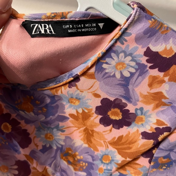 NWOT- Zara bodycon scrunch floral dress - Picture 3 of 3